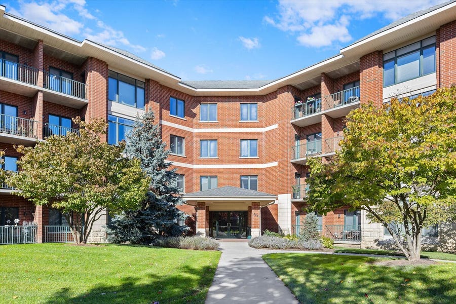 Property photo for 845 E 22nd Street, #b105, Lombard, IL
