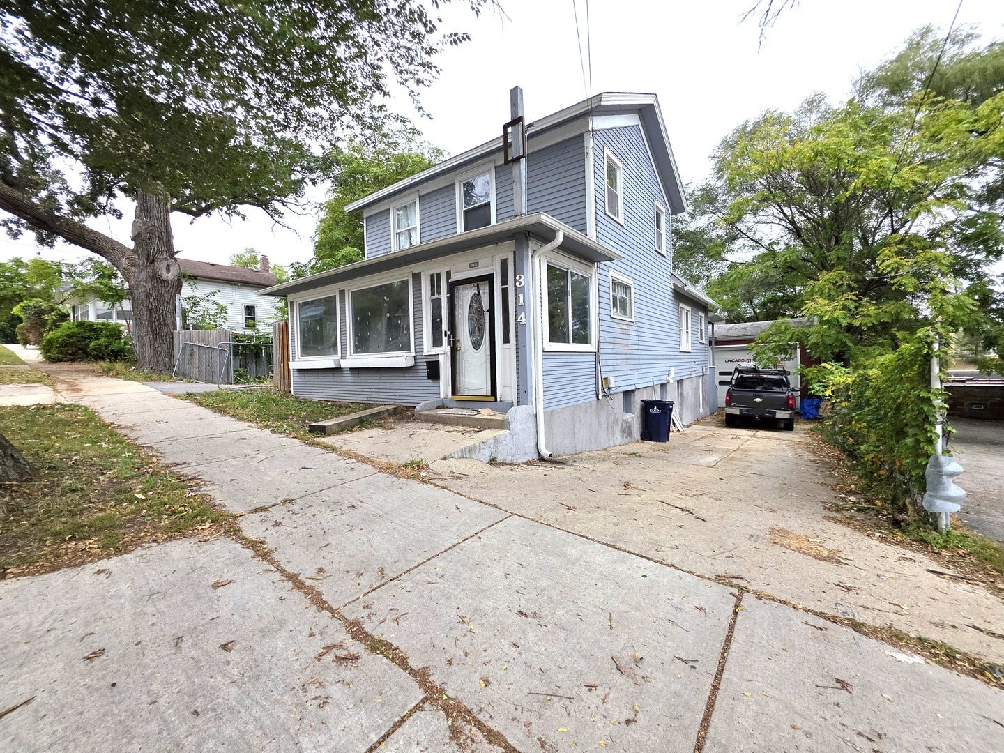 314 W Chicago Street, Elgin, IL 60123 314 W Chicago Street, Elgin, IL 60123