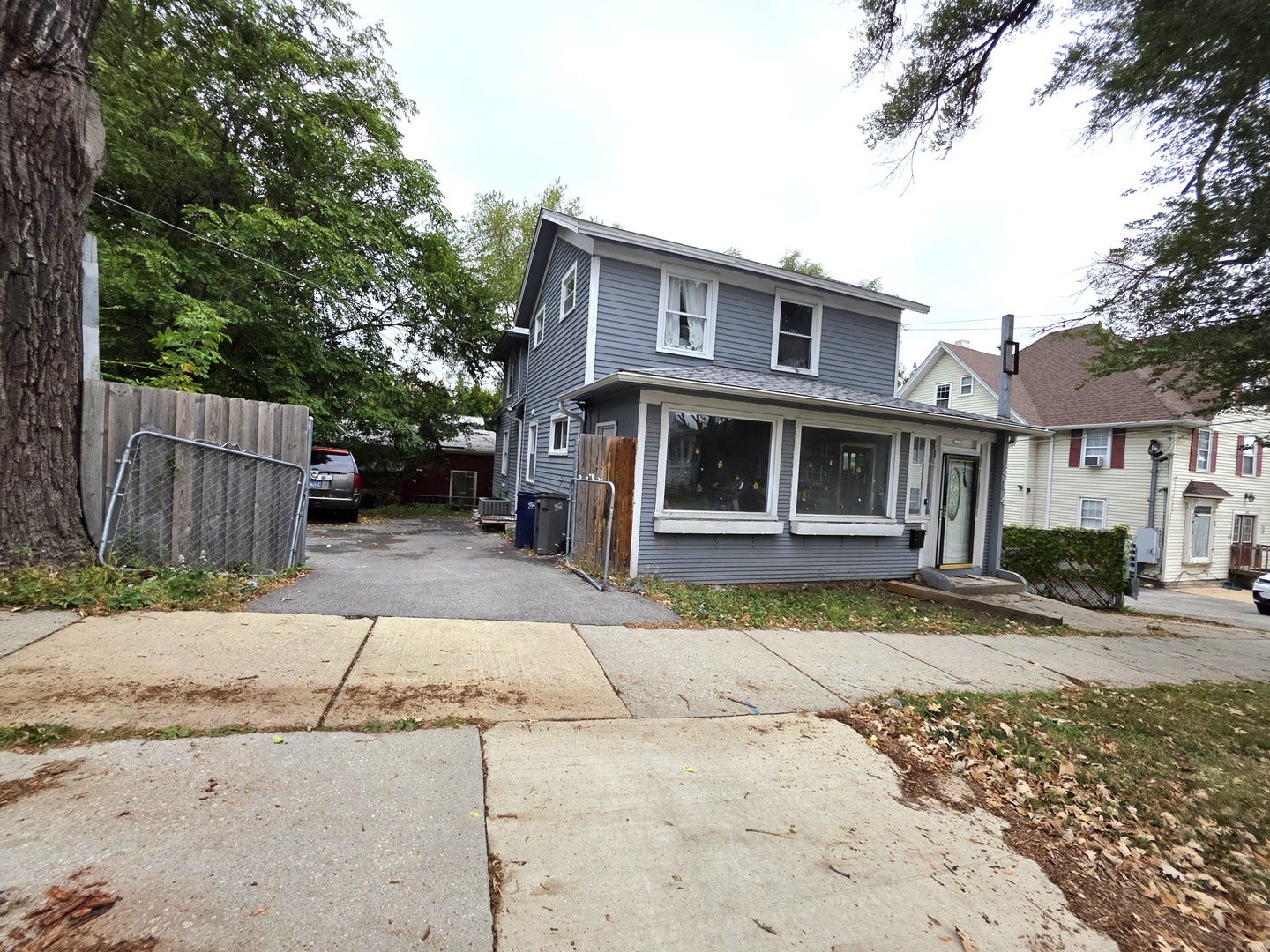 314 W Chicago Street, Elgin, IL 60123 314 W Chicago Street, Elgin, IL 60123