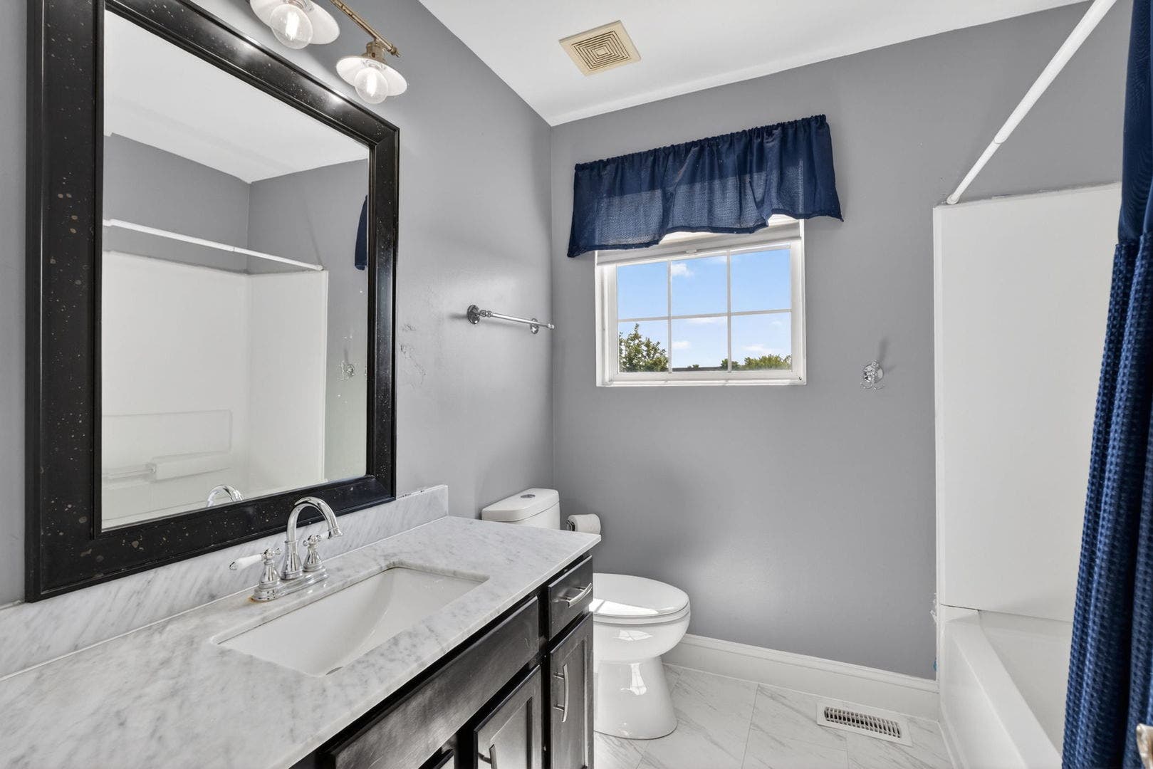 25204 Spring Street, Manhattan, IL 60442 25204 Spring Street, Manhattan, IL 60442