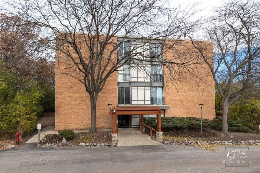 Property photo for 5830 Oakwood Drive, #4F, Lisle, IL