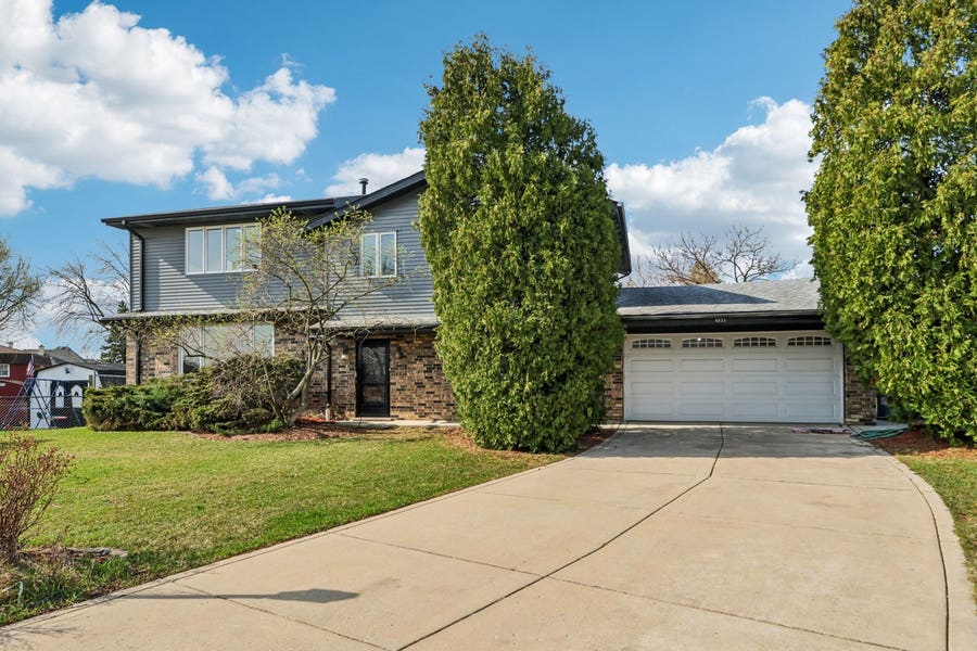 Property photo for 8853 W 97th Place, Palos Hills, IL