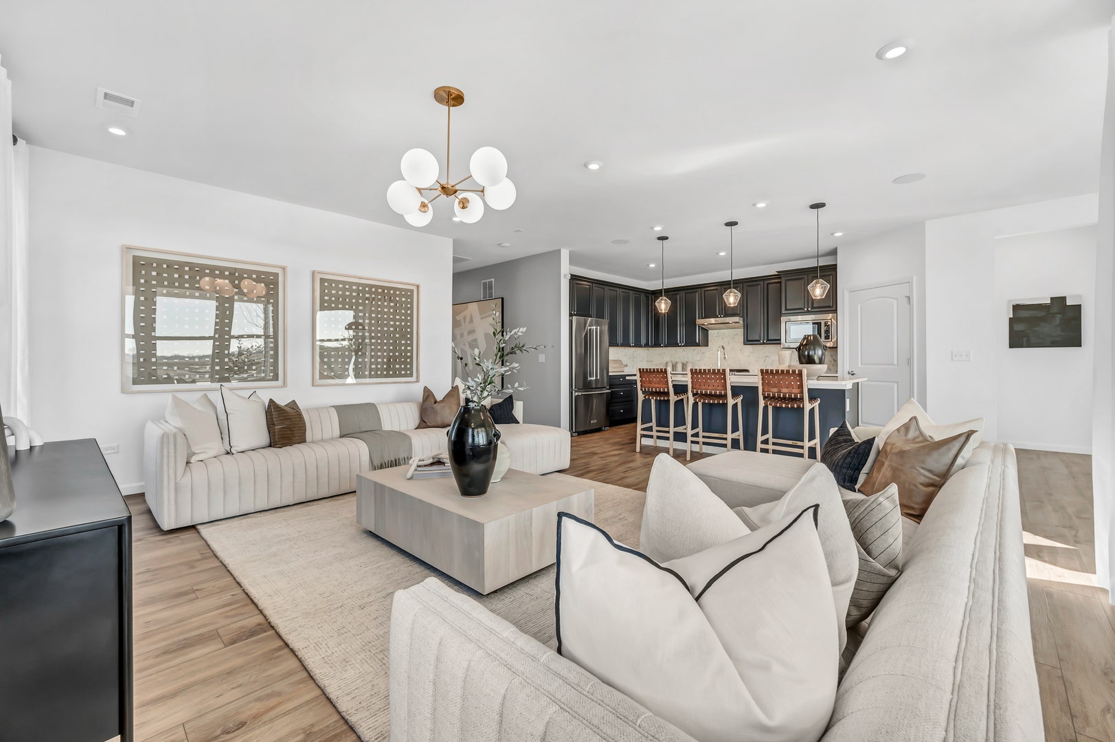 3235 Kimblewick Circle, Aurora, IL 60503 3235 Kimblewick Circle, Aurora, IL 60503