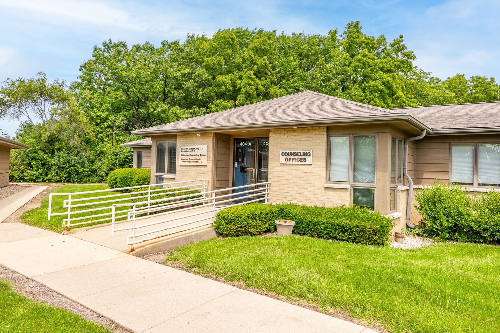 402 W Boughton Road, Bolingbrook, IL 60440 402 W Boughton Road, Bolingbrook, IL 60440