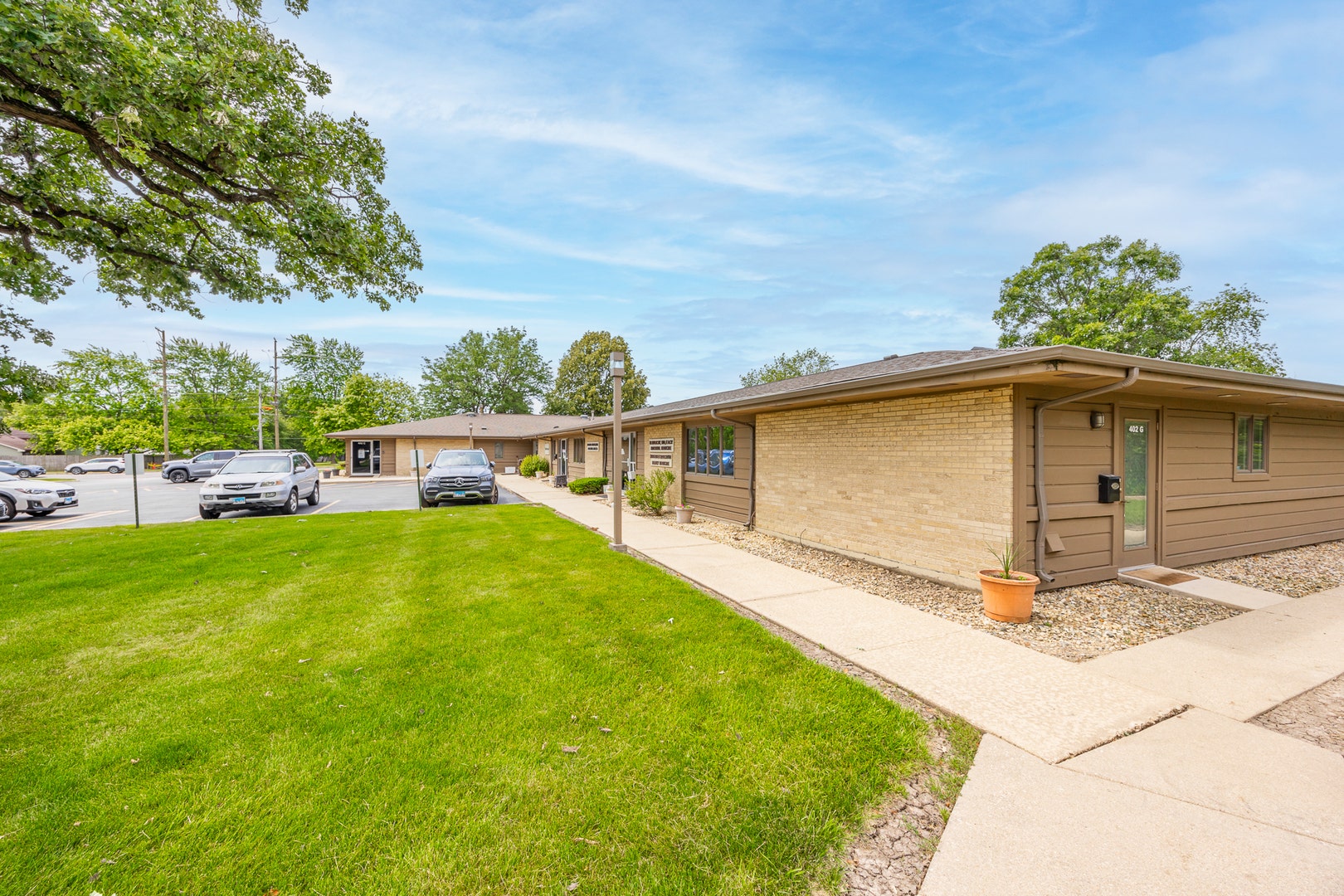 402 W Boughton Road, Bolingbrook, IL 60440 402 W Boughton Road, Bolingbrook, IL 60440