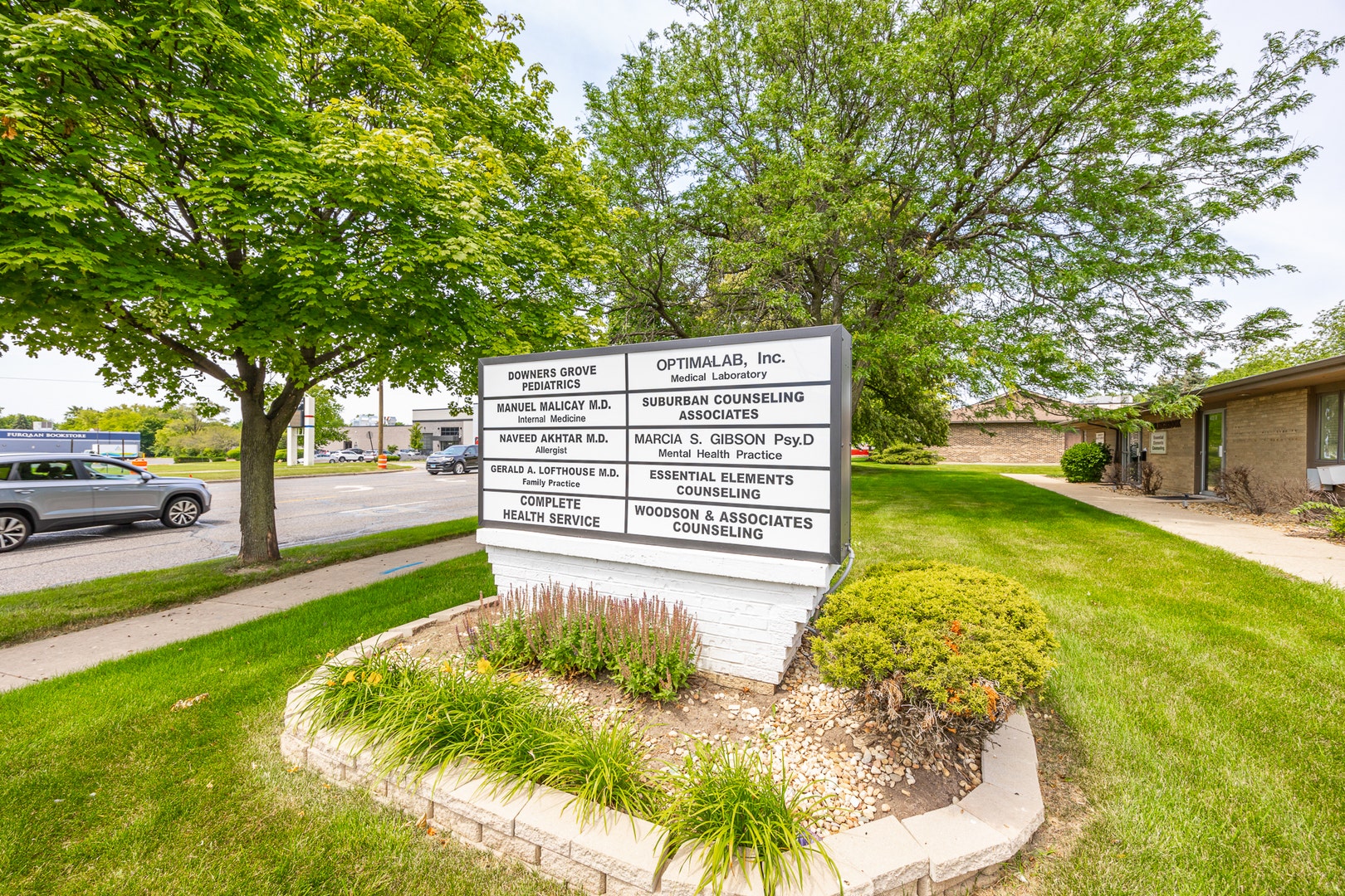 402 W Boughton Road, Bolingbrook, IL 60440 402 W Boughton Road, Bolingbrook, IL 60440