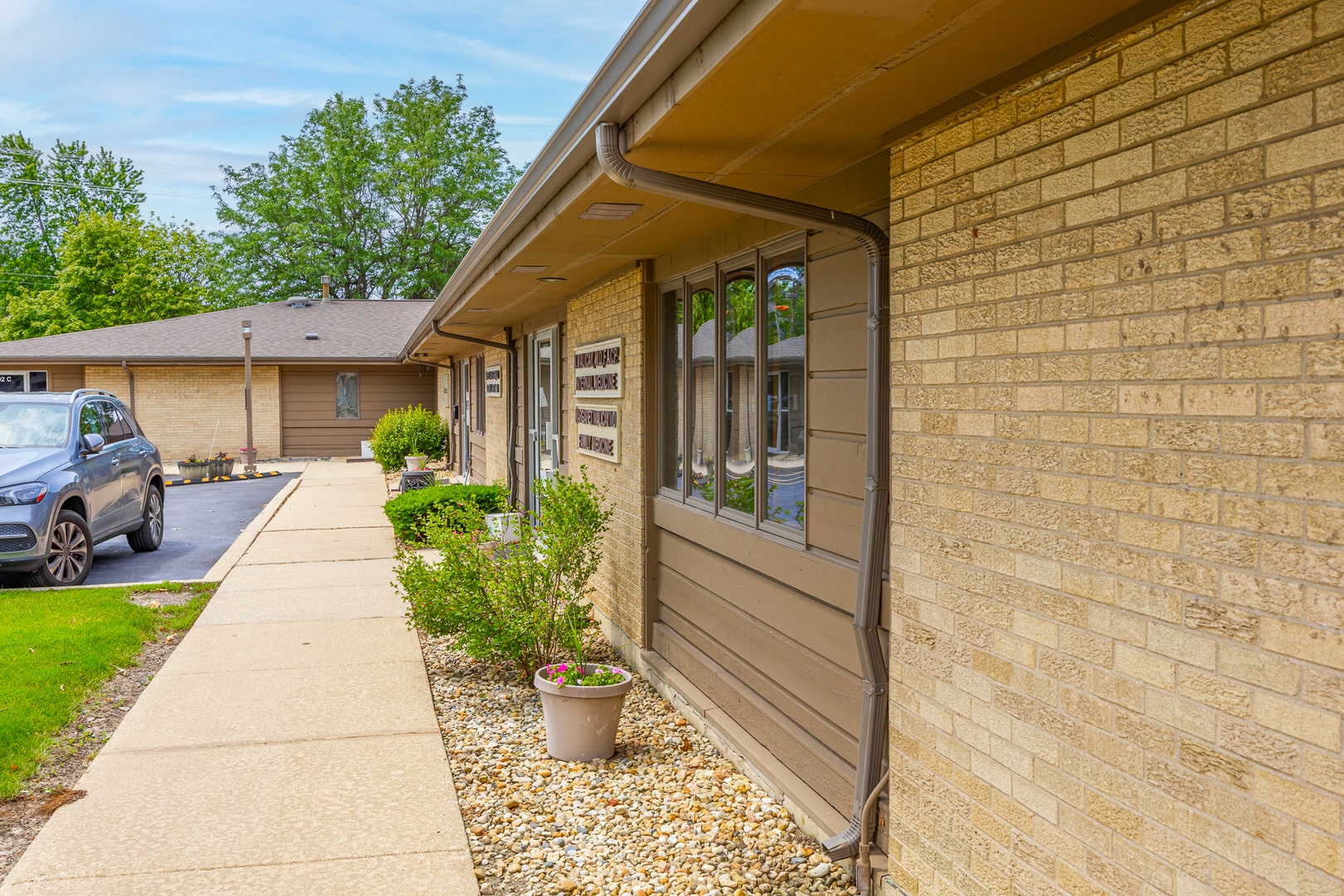 402 W Boughton Road, Bolingbrook, IL 60440 402 W Boughton Road, Bolingbrook, IL 60440