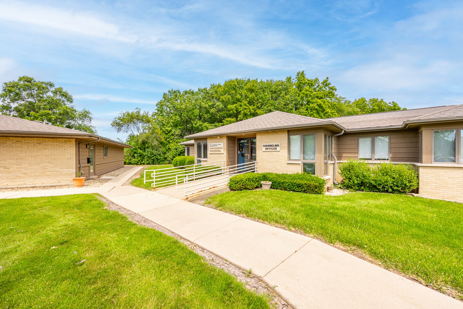 402 W Boughton Road, Bolingbrook, IL 60440 402 W Boughton Road, Bolingbrook, IL 60440