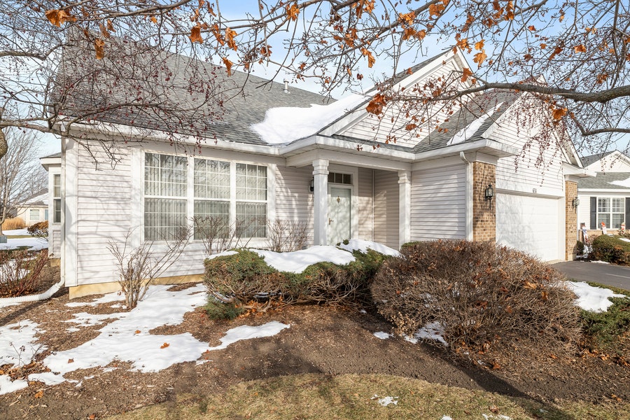 Property photo for 631 Saugatuk Circle, Romeoville, IL