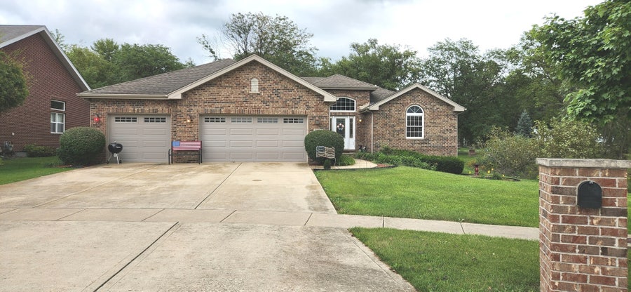 Property photo for 103 N Hickory Street, Peotone, IL