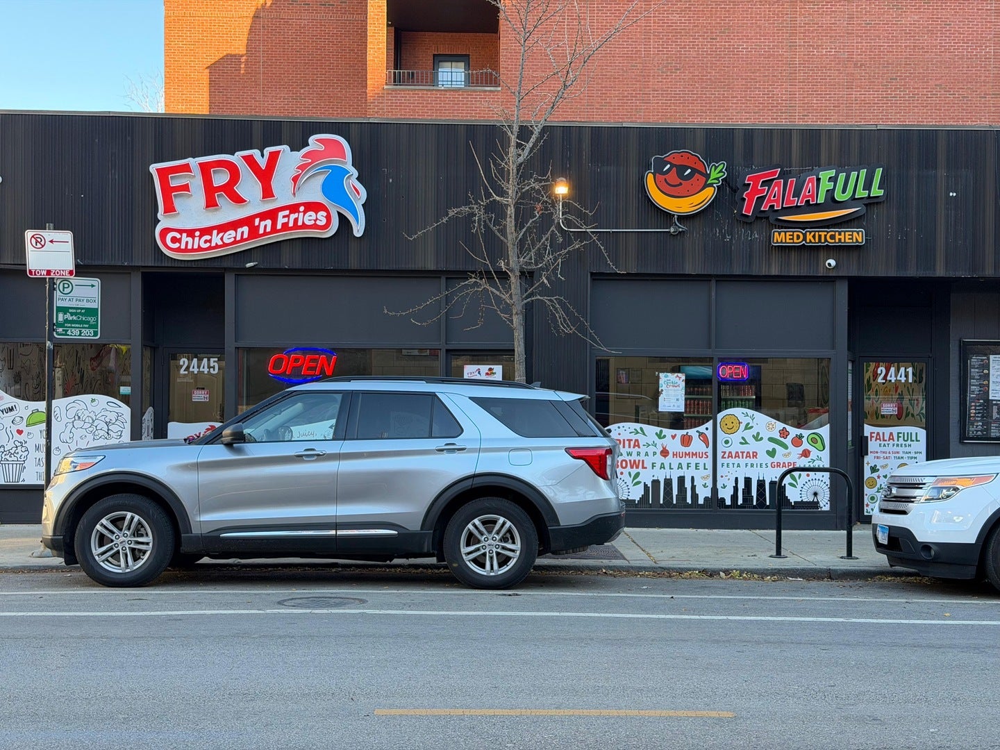 2441 N Clark Street, Chicago, IL 60614