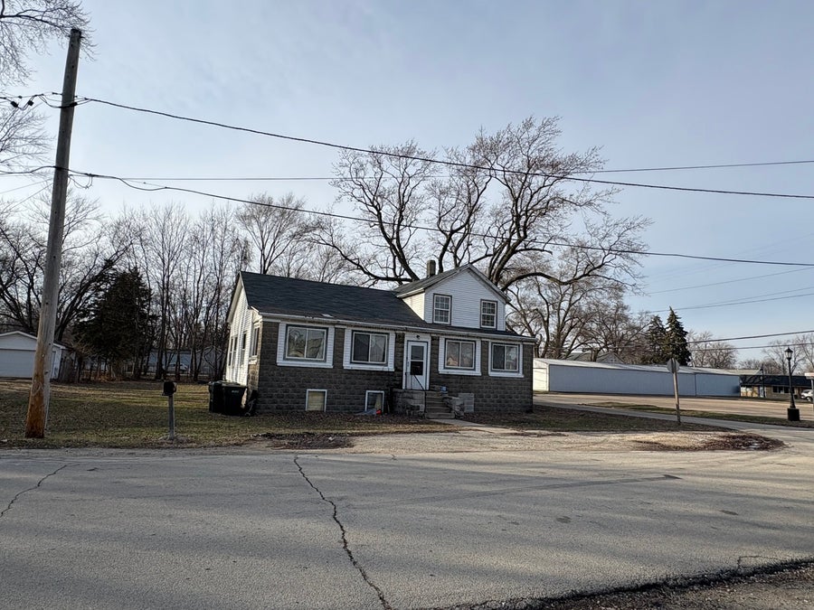 Property photo for 158 S Railroad Street, Braidwood, IL