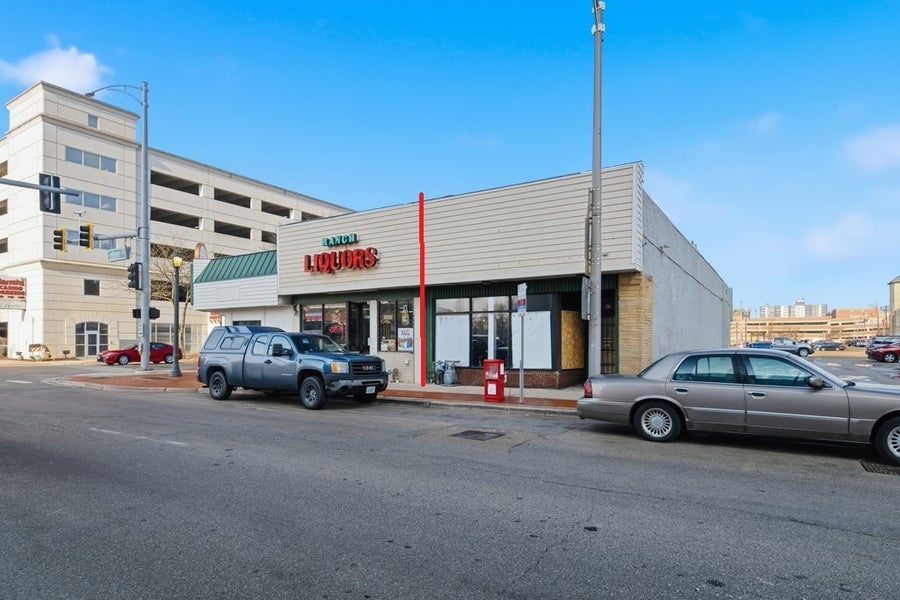Property photo for 81 W Jefferson Street, Joliet, IL