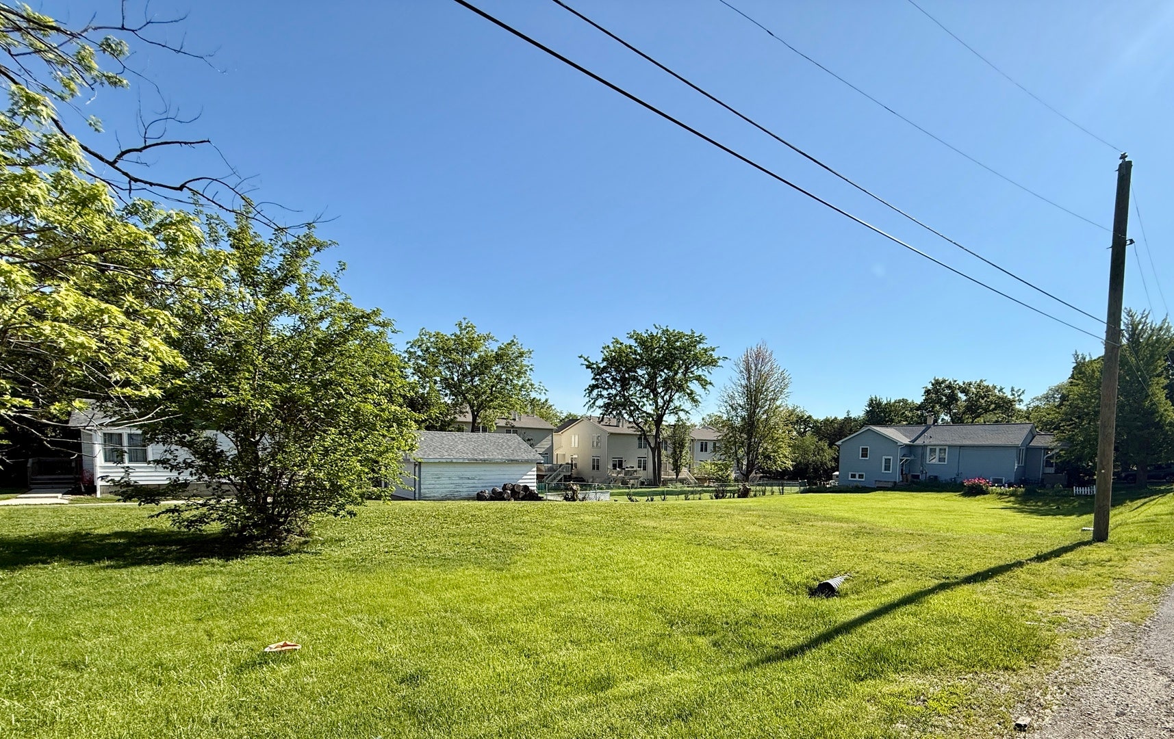 2160 Howard Avenue, Downers Grove, IL 60515