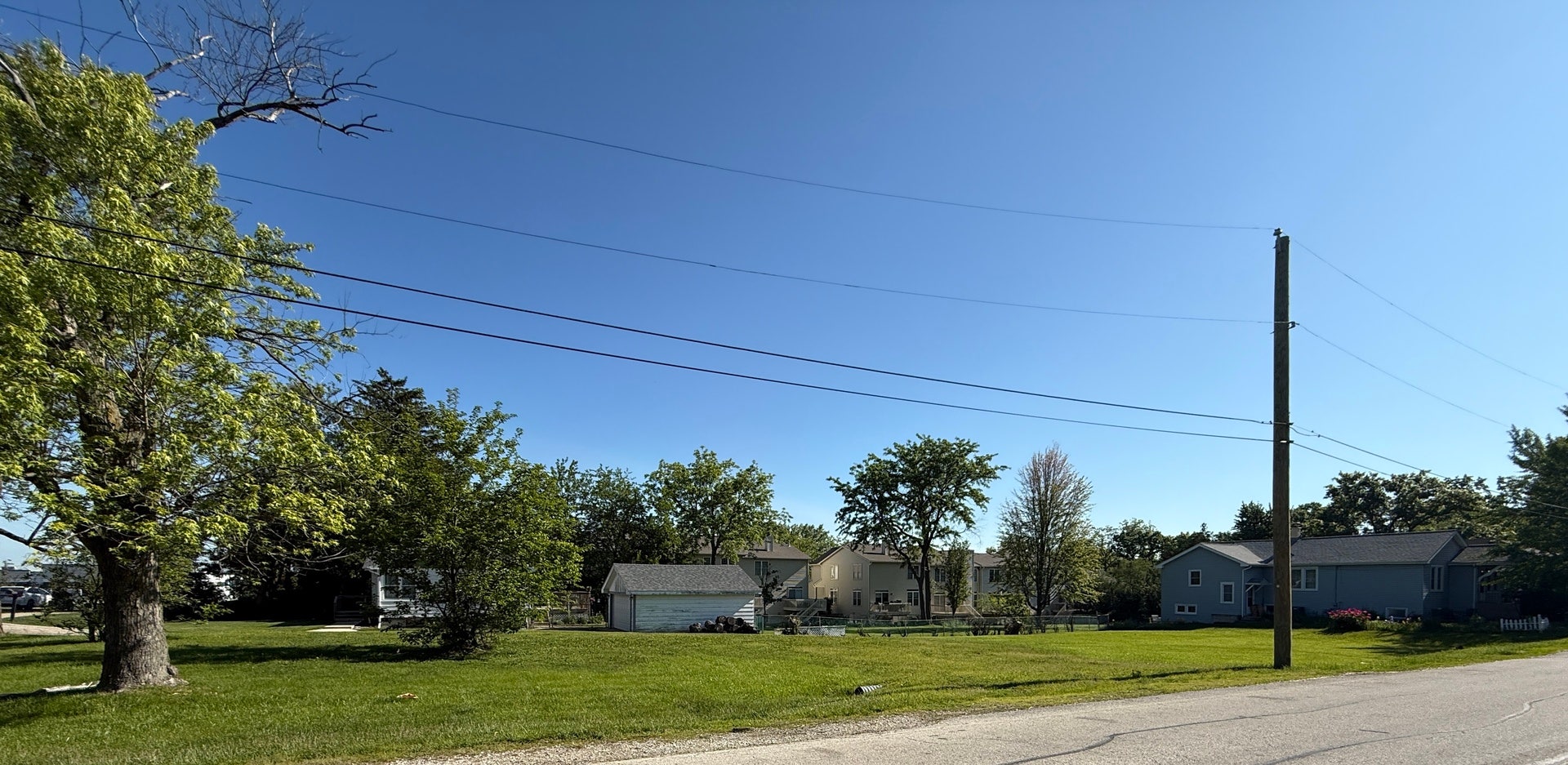 2160 Howard Avenue, Downers Grove, IL 60515