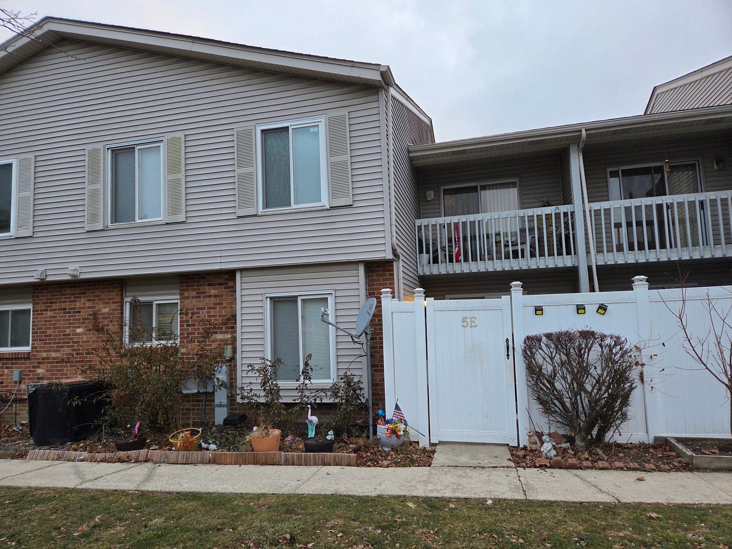 5 E Fernwood Drive, Bolingbrook, IL 60440 5 E Fernwood Drive, Bolingbrook, IL 60440