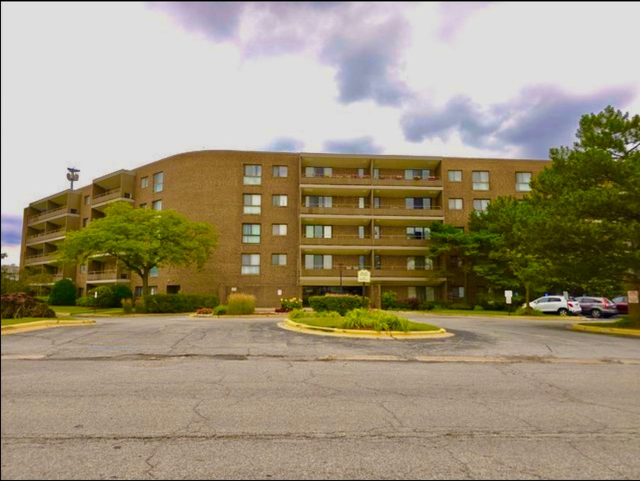 Property photo for 7 E CARRIAGEWAY Drive, #311, Hazel Crest, IL