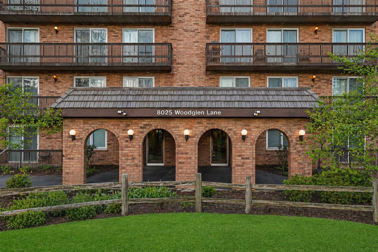 8025 Woodglen Lane, #309, Downers Grove, IL 60516 8025 Woodglen Lane, #309, Downers Grove, IL 60516