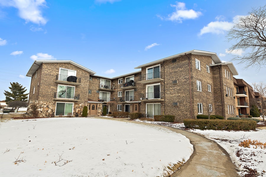 Property photo for 8932 W 140th Street, #2A, Orland Park, IL