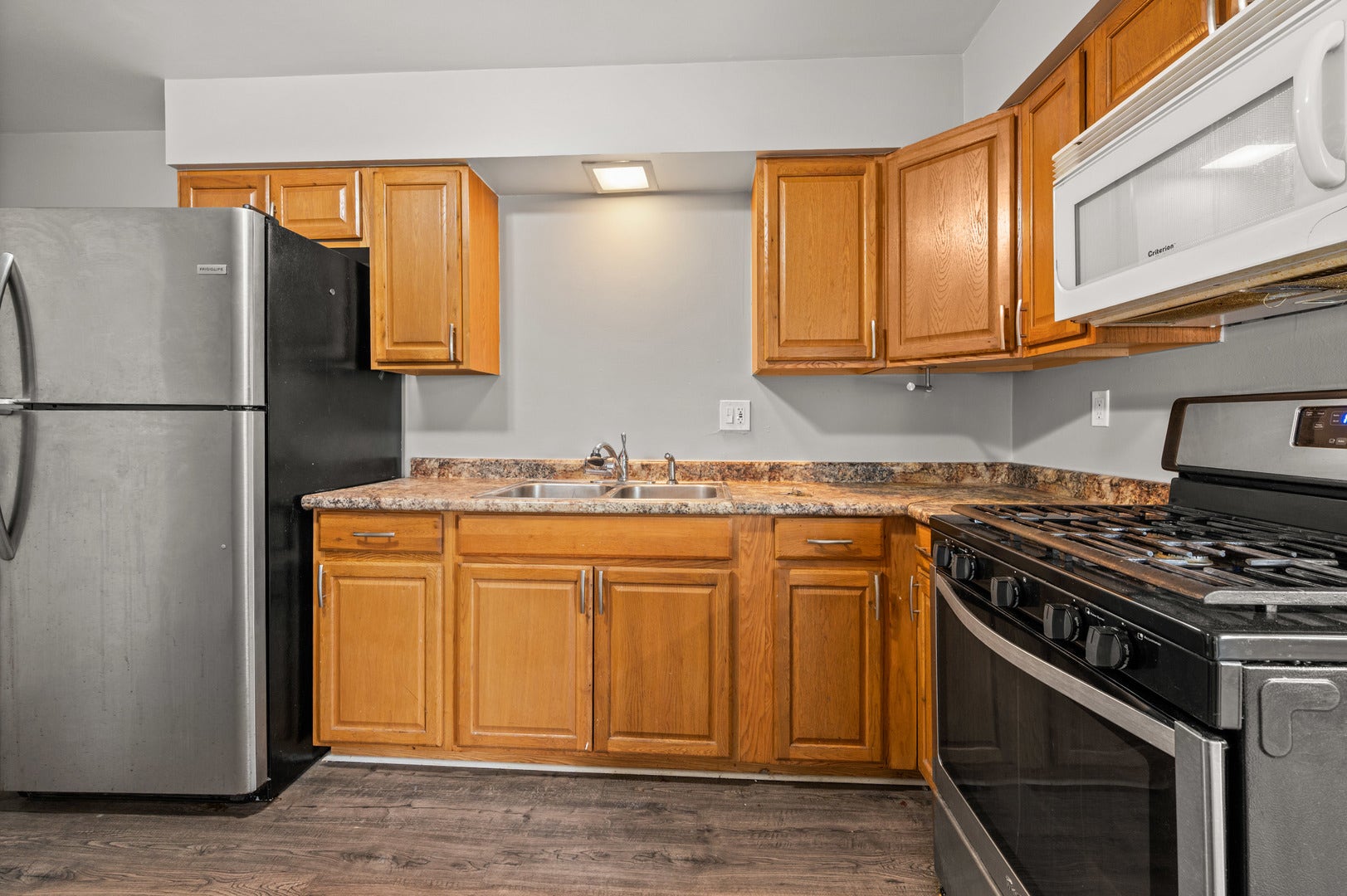 304 Hankes Avenue, Aurora, IL 60505