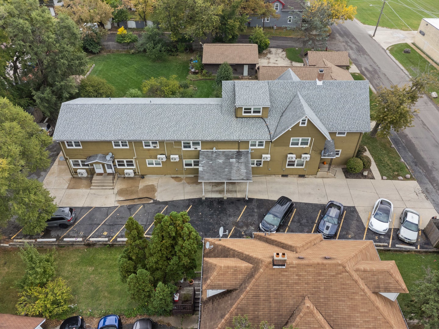 304 Hankes Avenue, Aurora, IL 60505