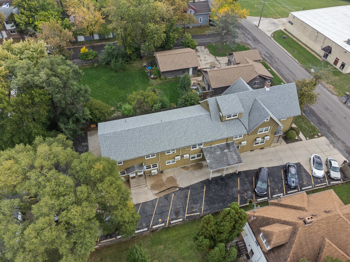 304 Hankes Avenue, Aurora, IL 60505