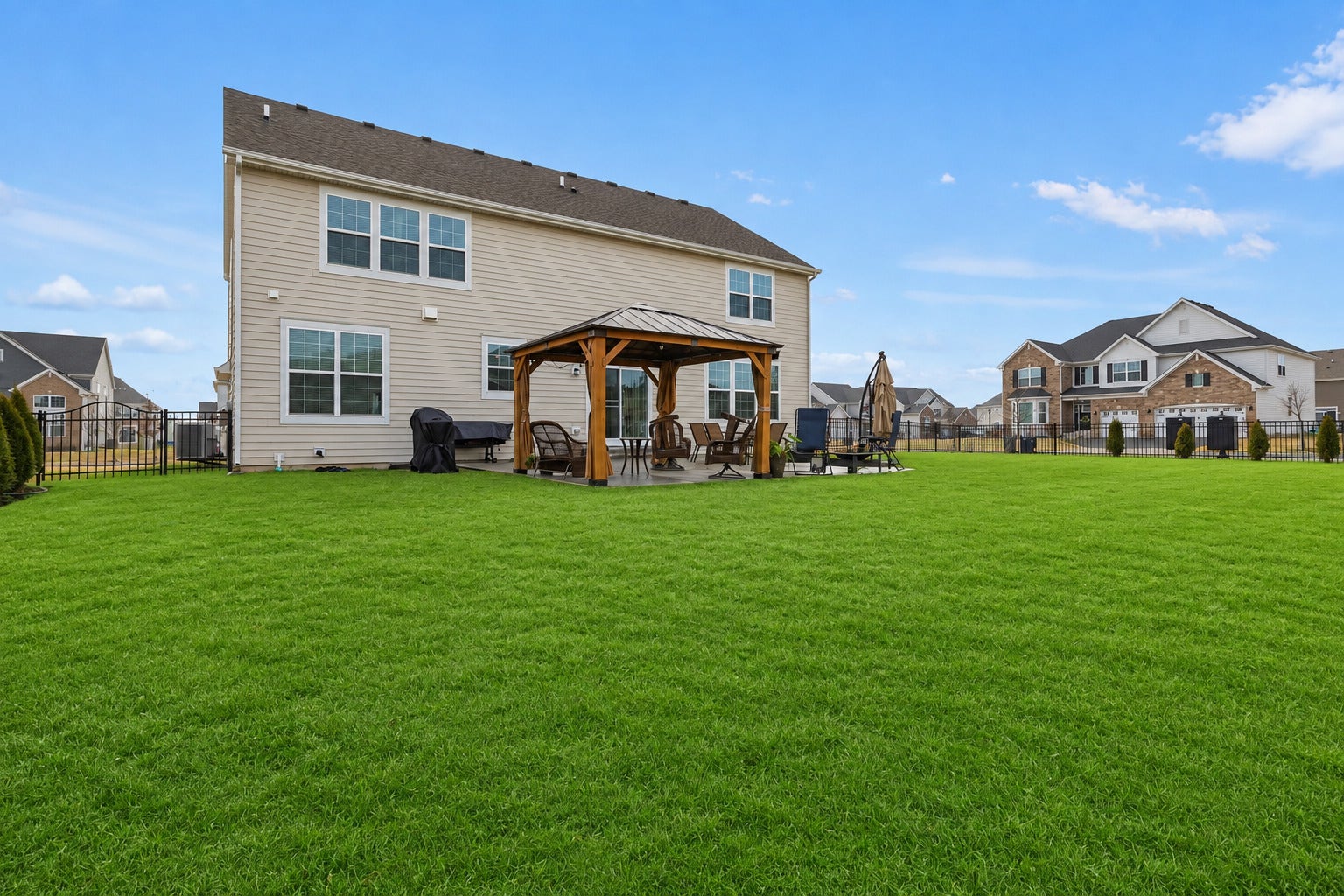 3579 Emerald Road, Elgin, IL 60124 3579 Emerald Road, Elgin, IL 60124