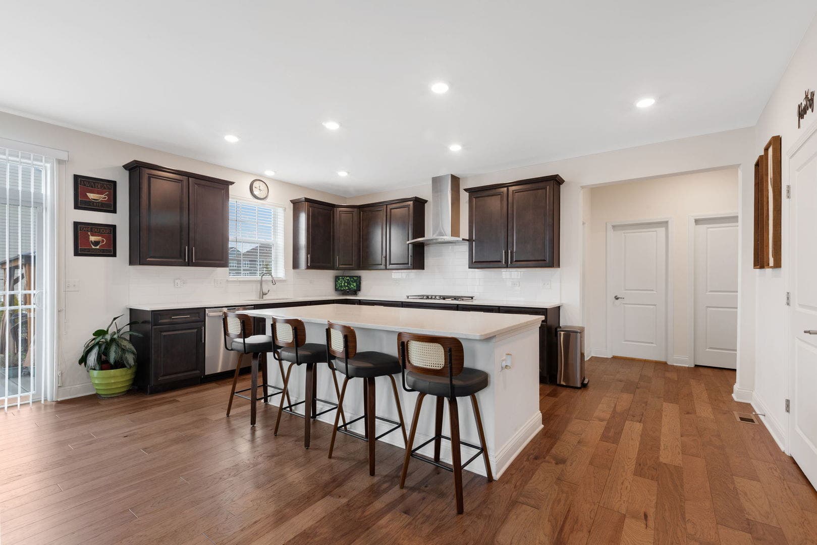 3579 Emerald Road, Elgin, IL 60124 3579 Emerald Road, Elgin, IL 60124