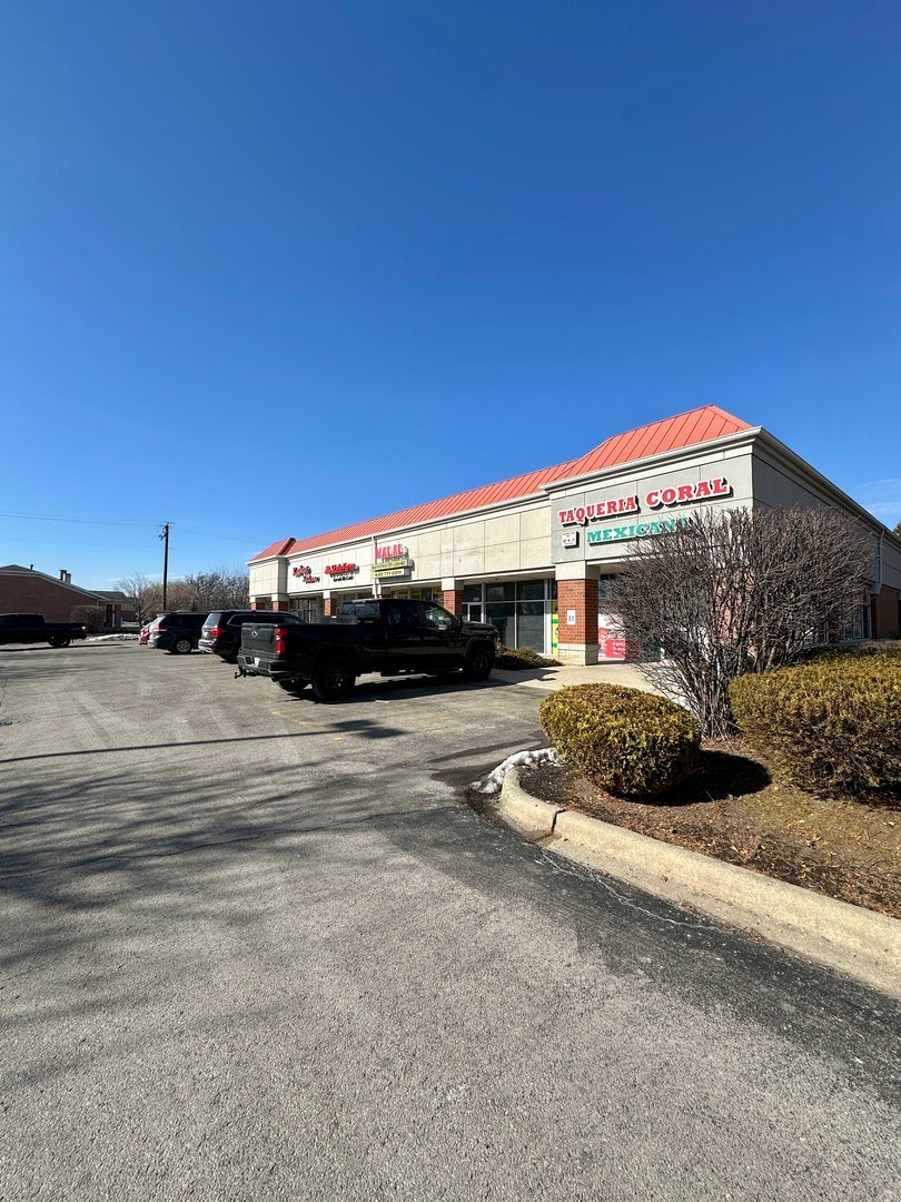 508 W Boughton Road, Bolingbrook, IL 60440 508 W Boughton Road, Bolingbrook, IL 60440