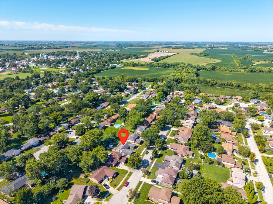 Property photo for 520 Chestnut Lane, Beecher, IL