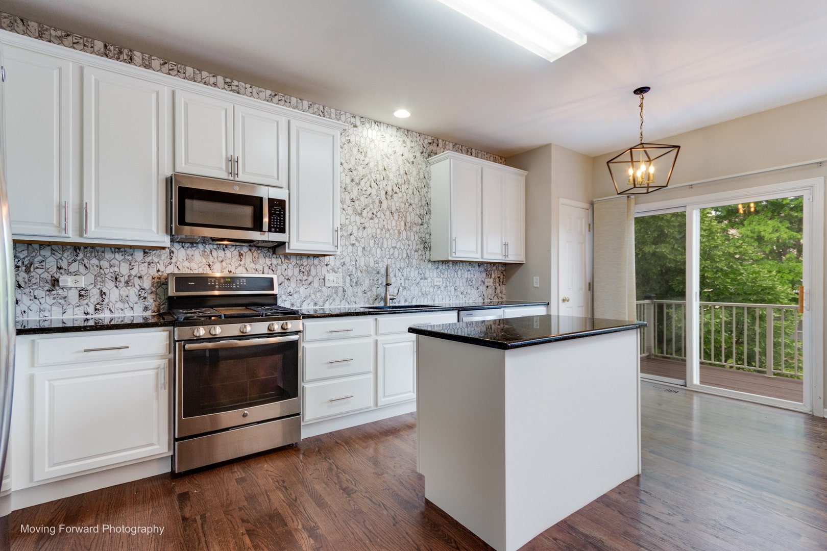 733 Station Boulevard, Aurora, IL 60504