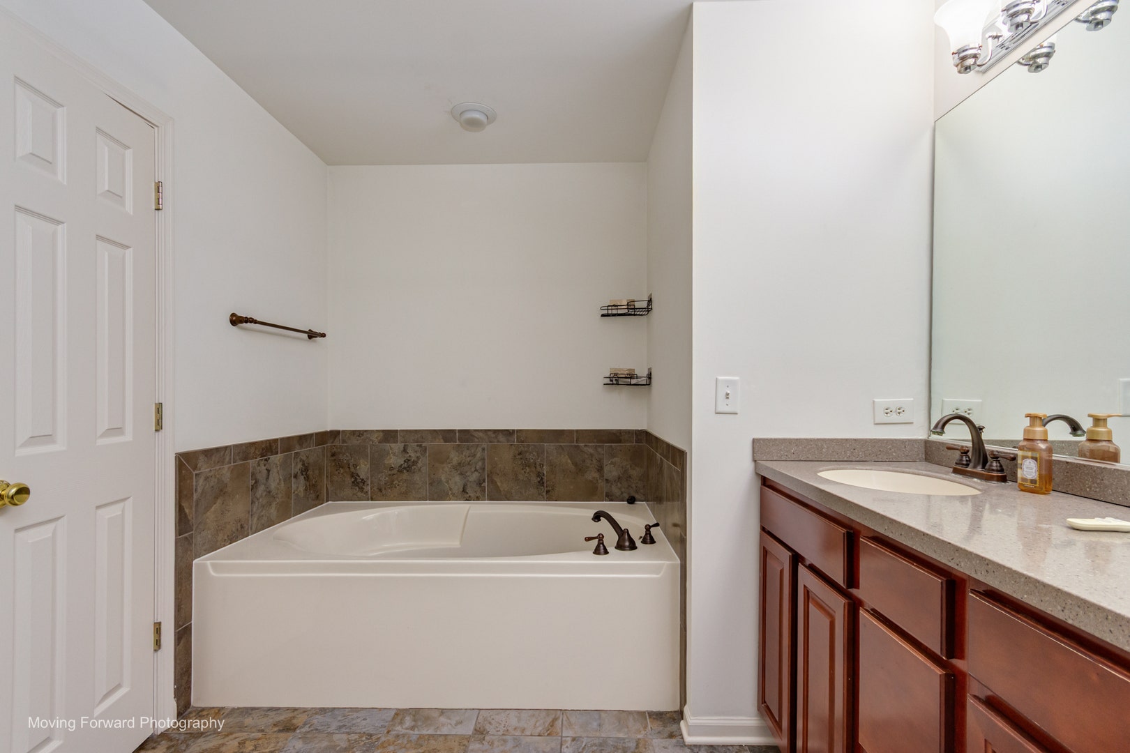 733 Station Boulevard, Aurora, IL 60504