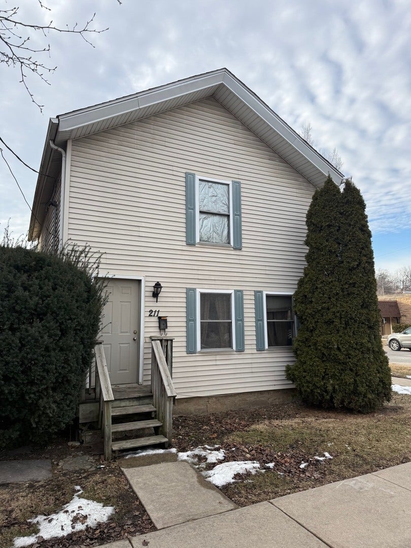 209 N Center Street, Joliet, IL 60435 209 N Center Street, Joliet, IL 60435