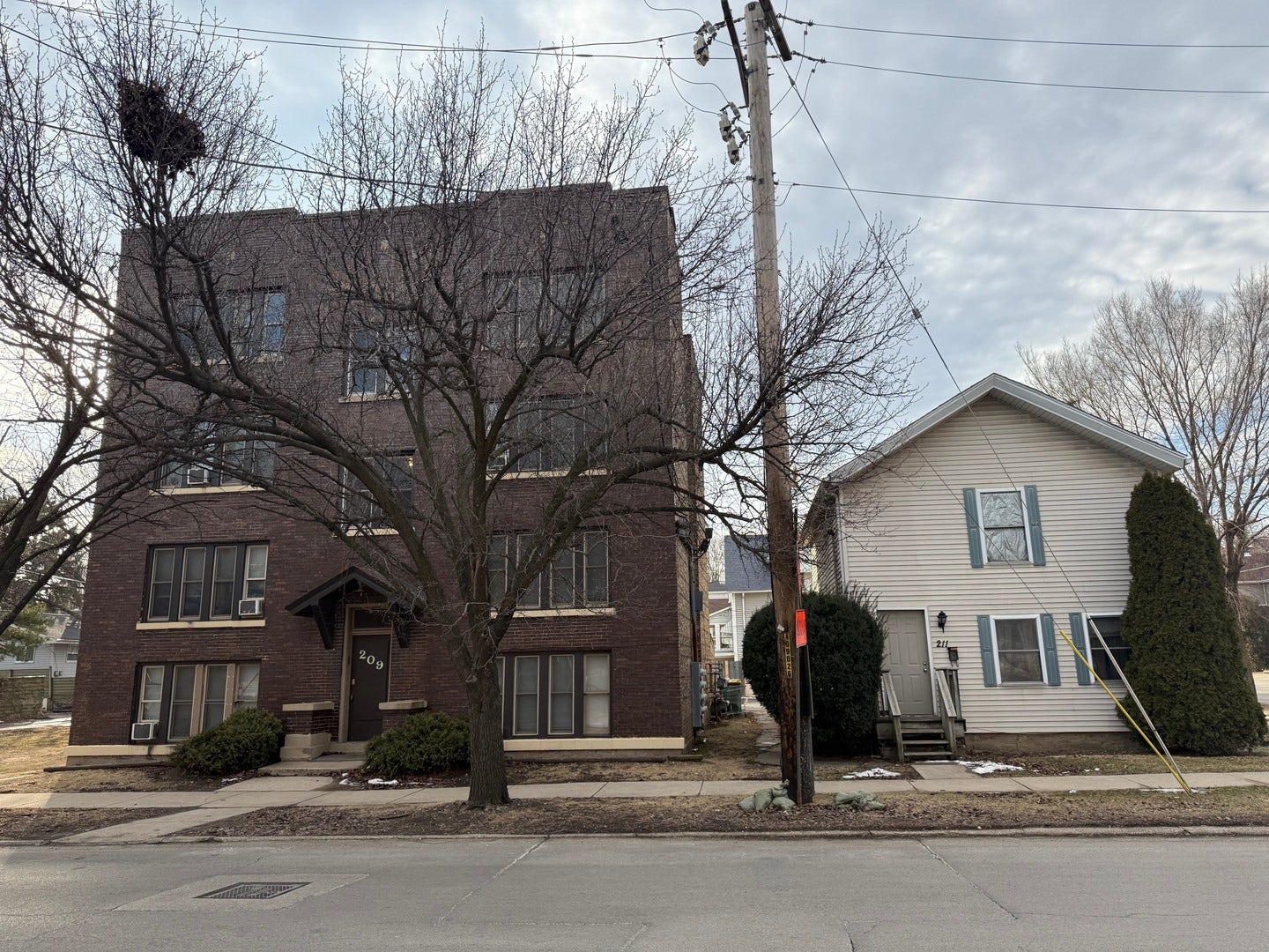 209 N Center Street, Joliet, IL 60435 209 N Center Street, Joliet, IL 60435