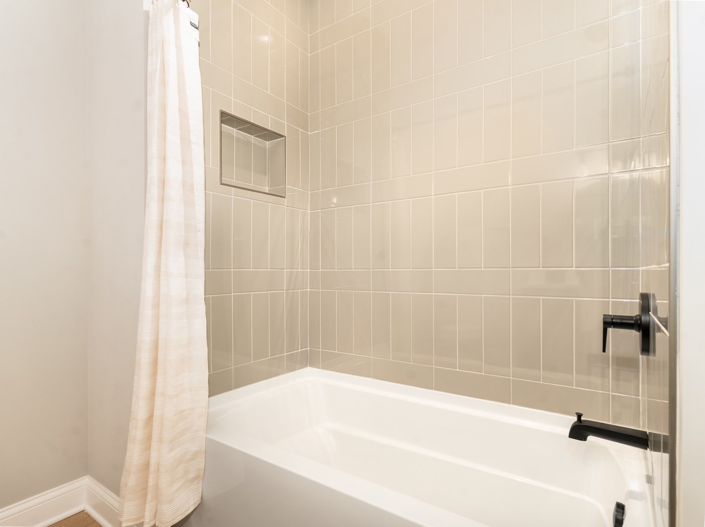 1204 PRAIRIE Lane, Lemont, IL 60439 1204 PRAIRIE Lane, Lemont, IL 60439