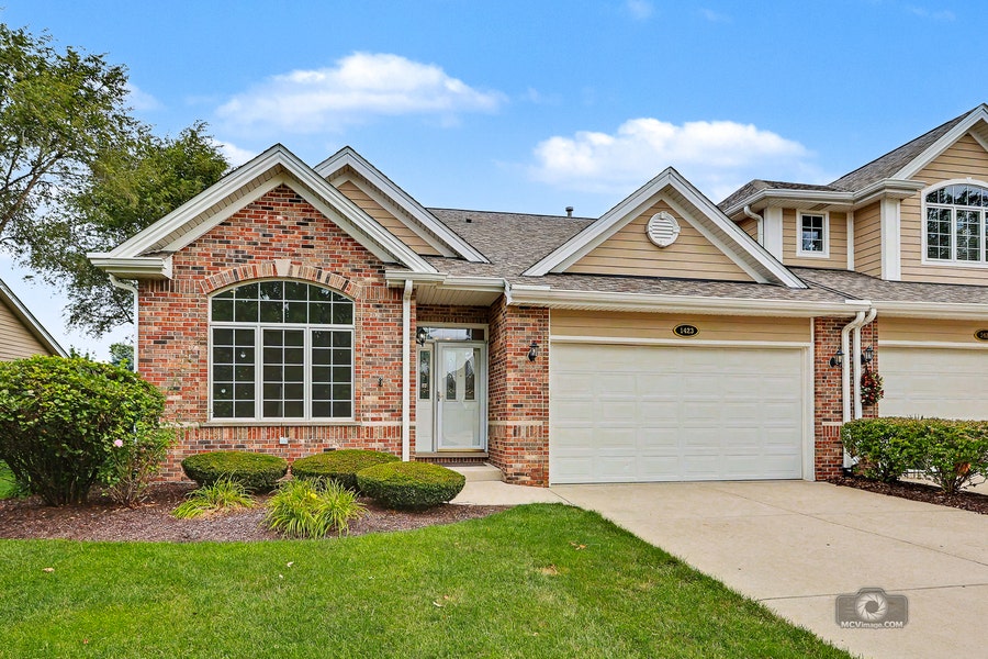 Property photo for 1423 Roscommon Way, Lemont, IL