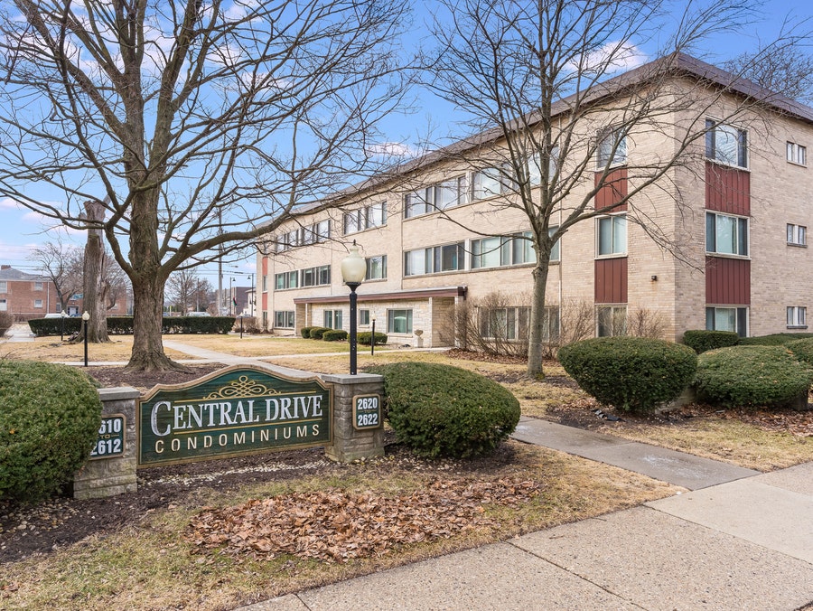 Property photo for 2622 Central Drive, #2N, Flossmoor, IL