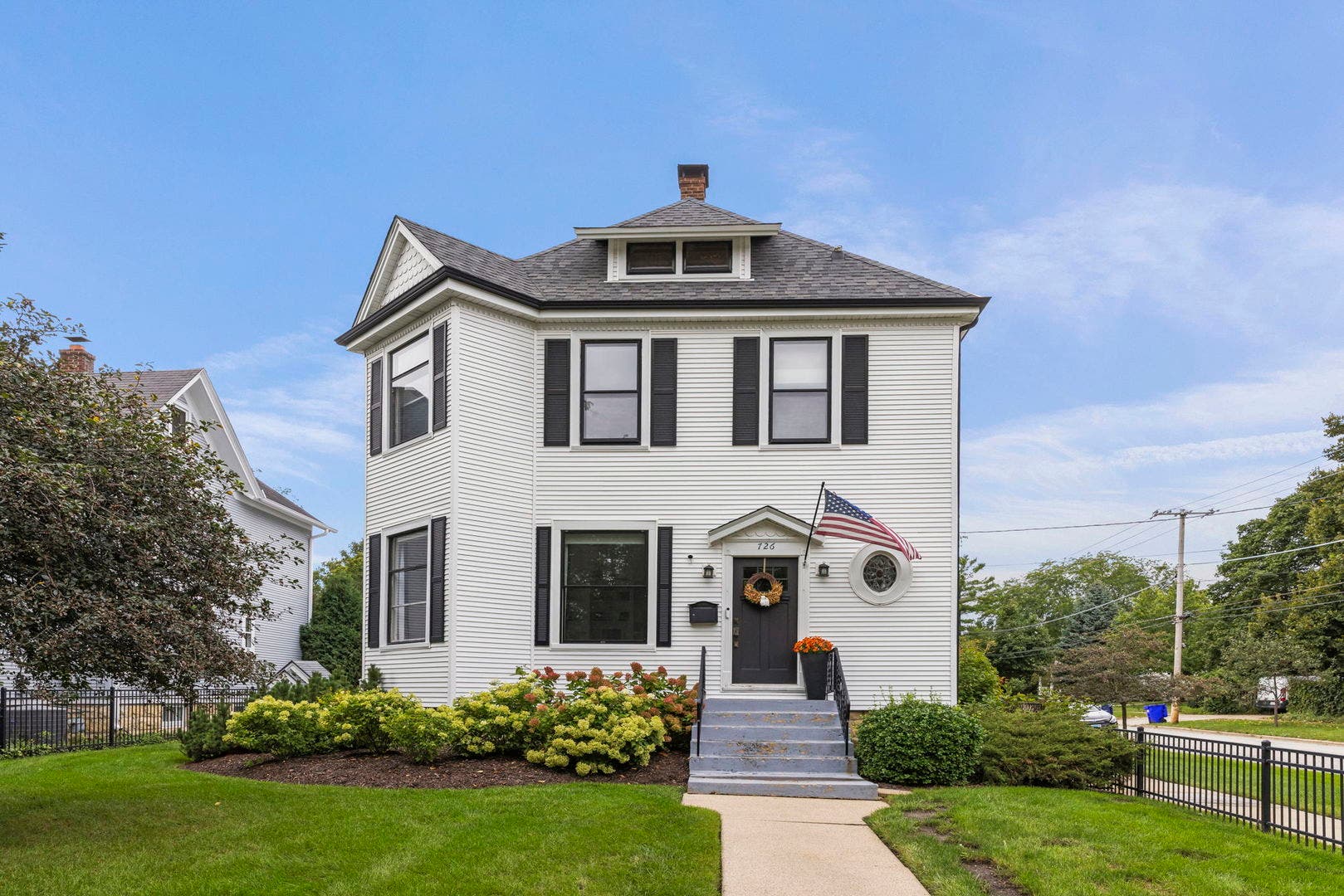726 N Wheaton Avenue, Wheaton, IL 60187
