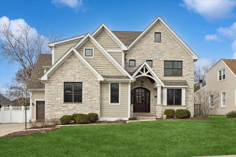 Property photo for 4620 Stonewall Avenue, Downers Grove, IL