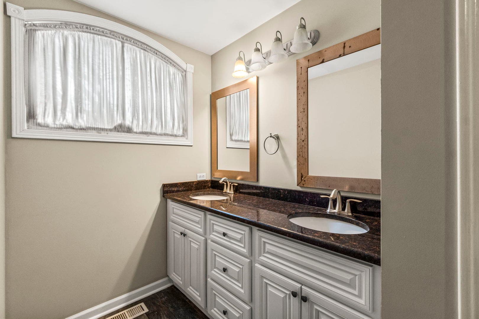 7720 Richardson Lane, Tinley Park, IL 60487 7720 Richardson Lane, Tinley Park, IL 60487