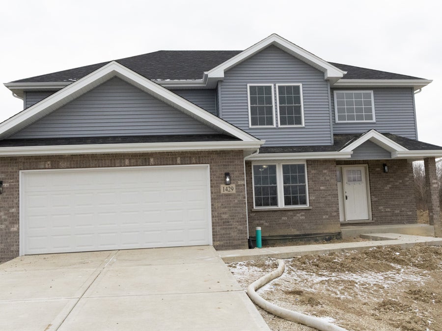 Property photo for 1429 Parliament Street, Crete, IL