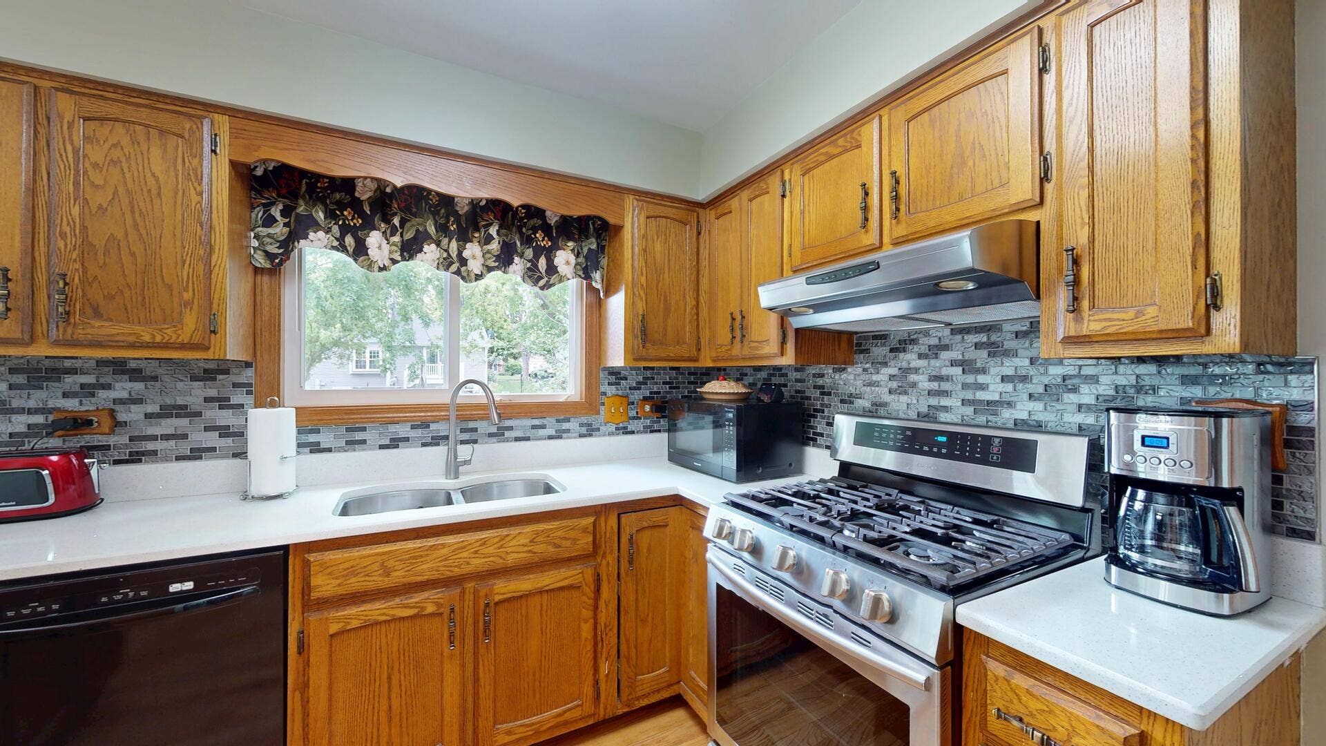 1705 Hawkins Avenue, Downers Grove, IL 60516