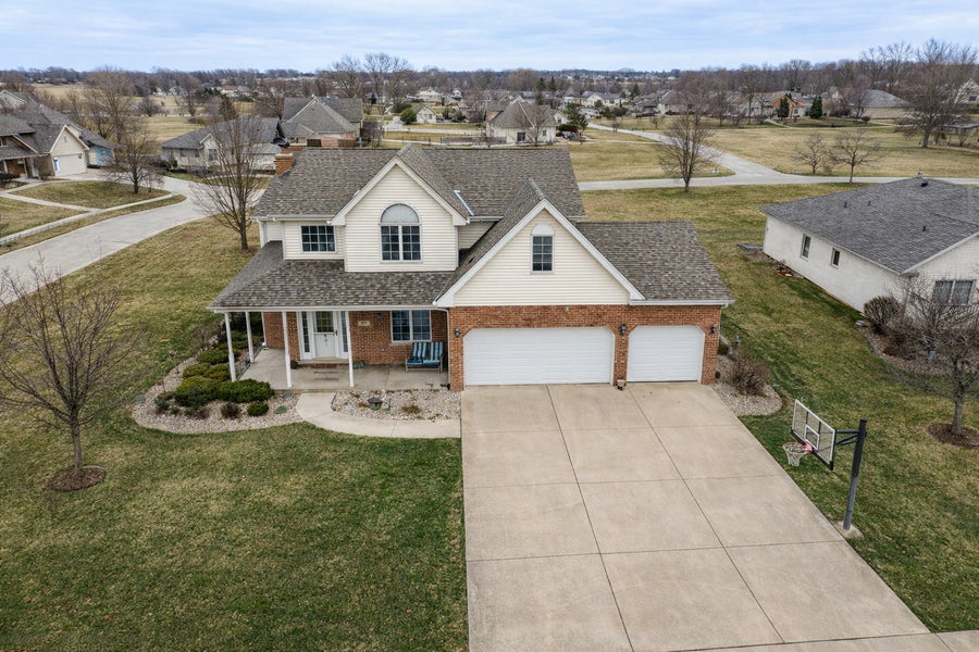 Property photo for 617 The Hague, Peotone, IL