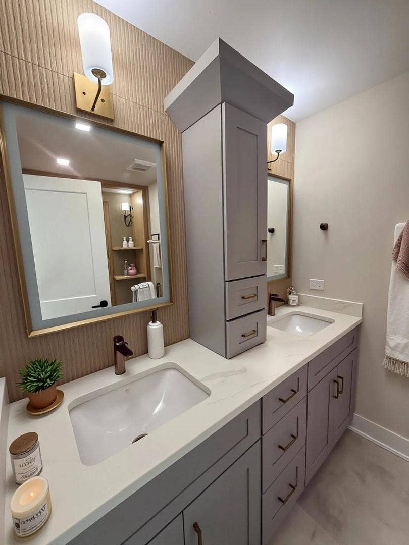 5535 Brookbank Road, Downers Grove, IL 60515 2nd Floor Shared Bathroom