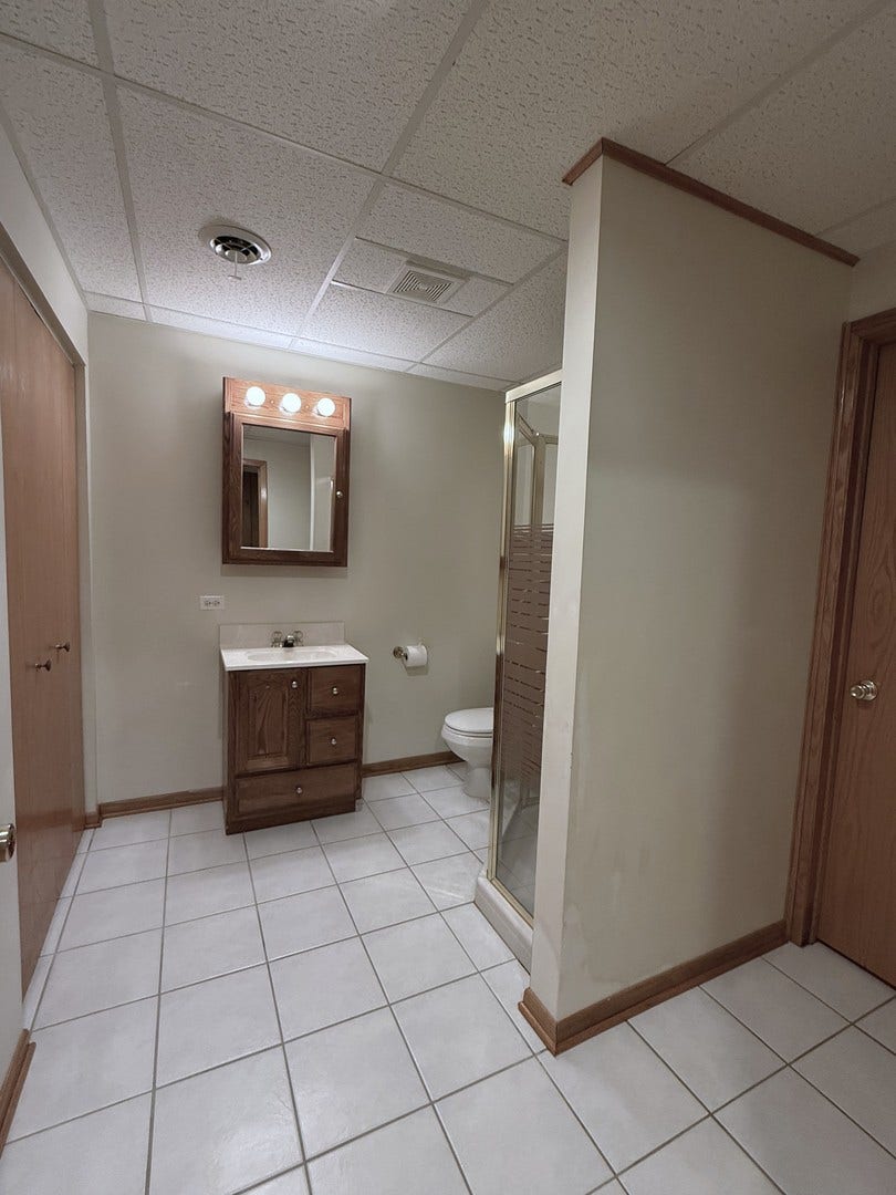 9400 CALEDONIA Drive, Tinley Park, IL 60487 9400 CALEDONIA Drive, Tinley Park, IL 60487