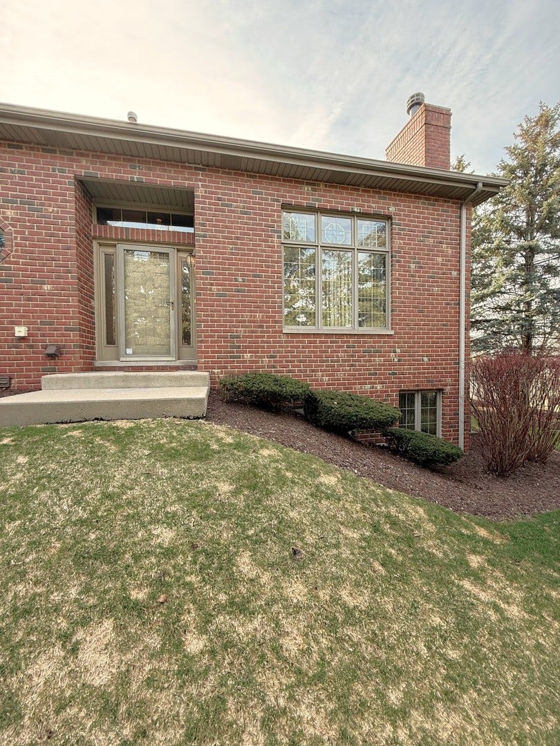 9400 CALEDONIA Drive, Tinley Park, IL 60487 9400 CALEDONIA Drive, Tinley Park, IL 60487