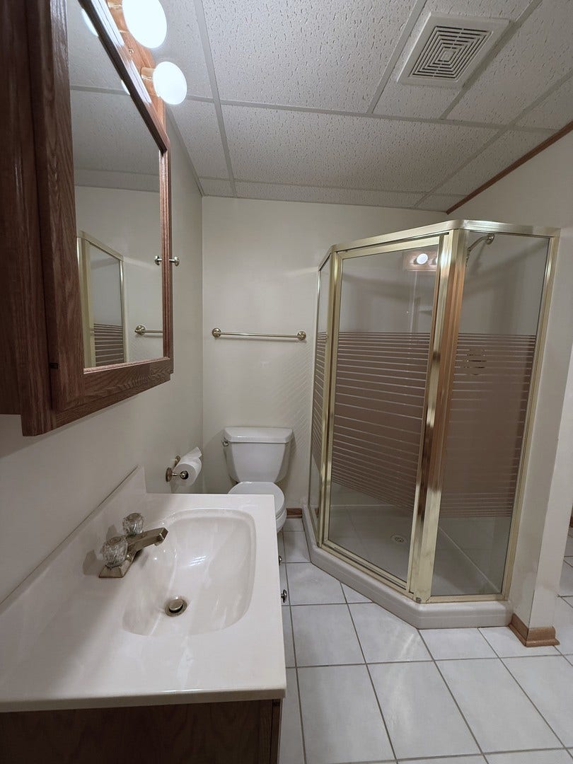 9400 CALEDONIA Drive, Tinley Park, IL 60487 9400 CALEDONIA Drive, Tinley Park, IL 60487