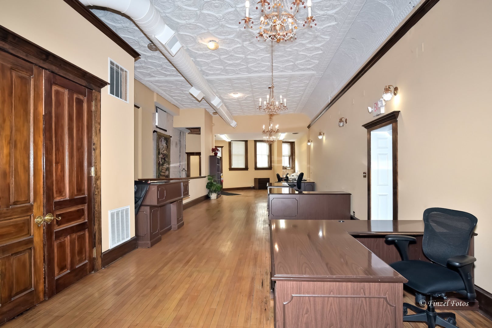 20-24 Douglas Avenue, Elgin, IL 60120