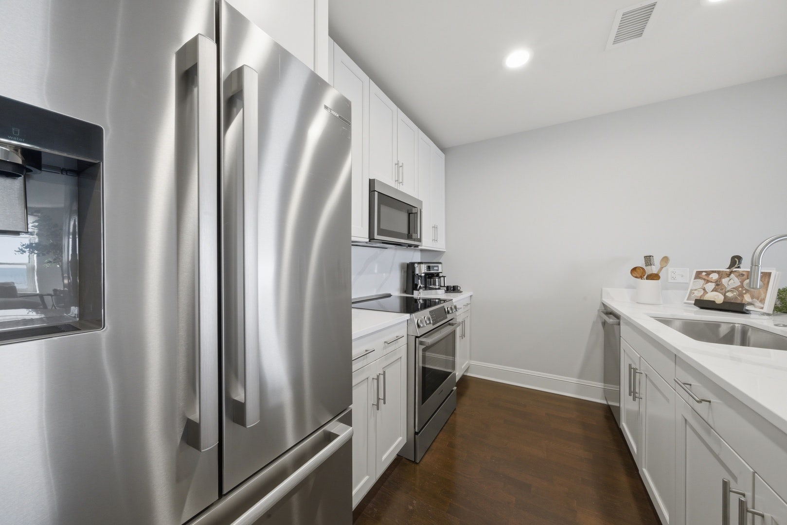 850 N Lake Shore Drive, #1602, Chicago, IL 60611 **Photo is of the model residence, representative