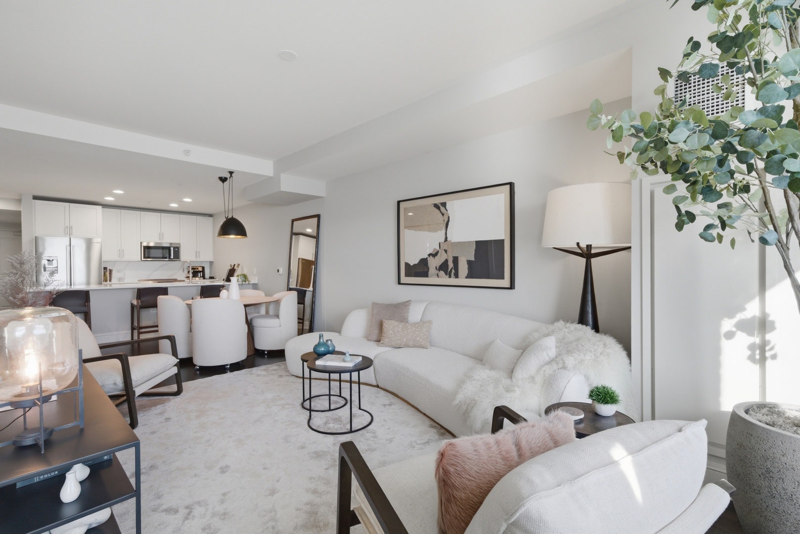850 N Lake Shore Drive, #1602, Chicago, IL 60611 **Photo is of the model residence, representative